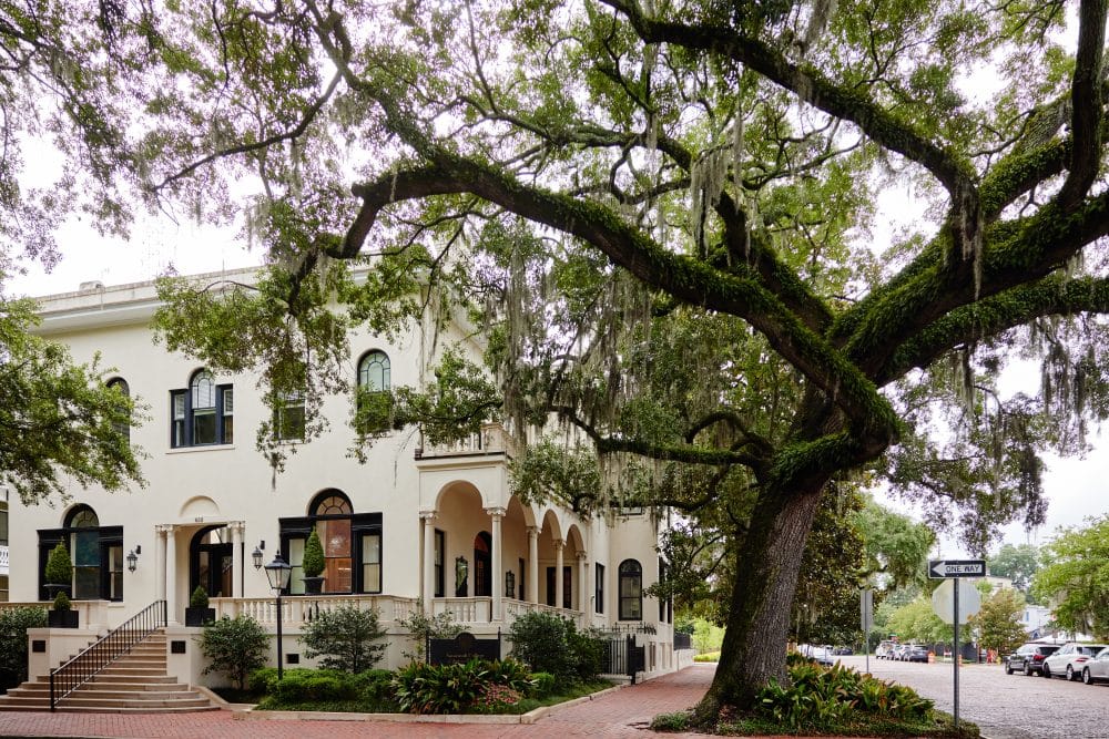 Image of historic building downtown